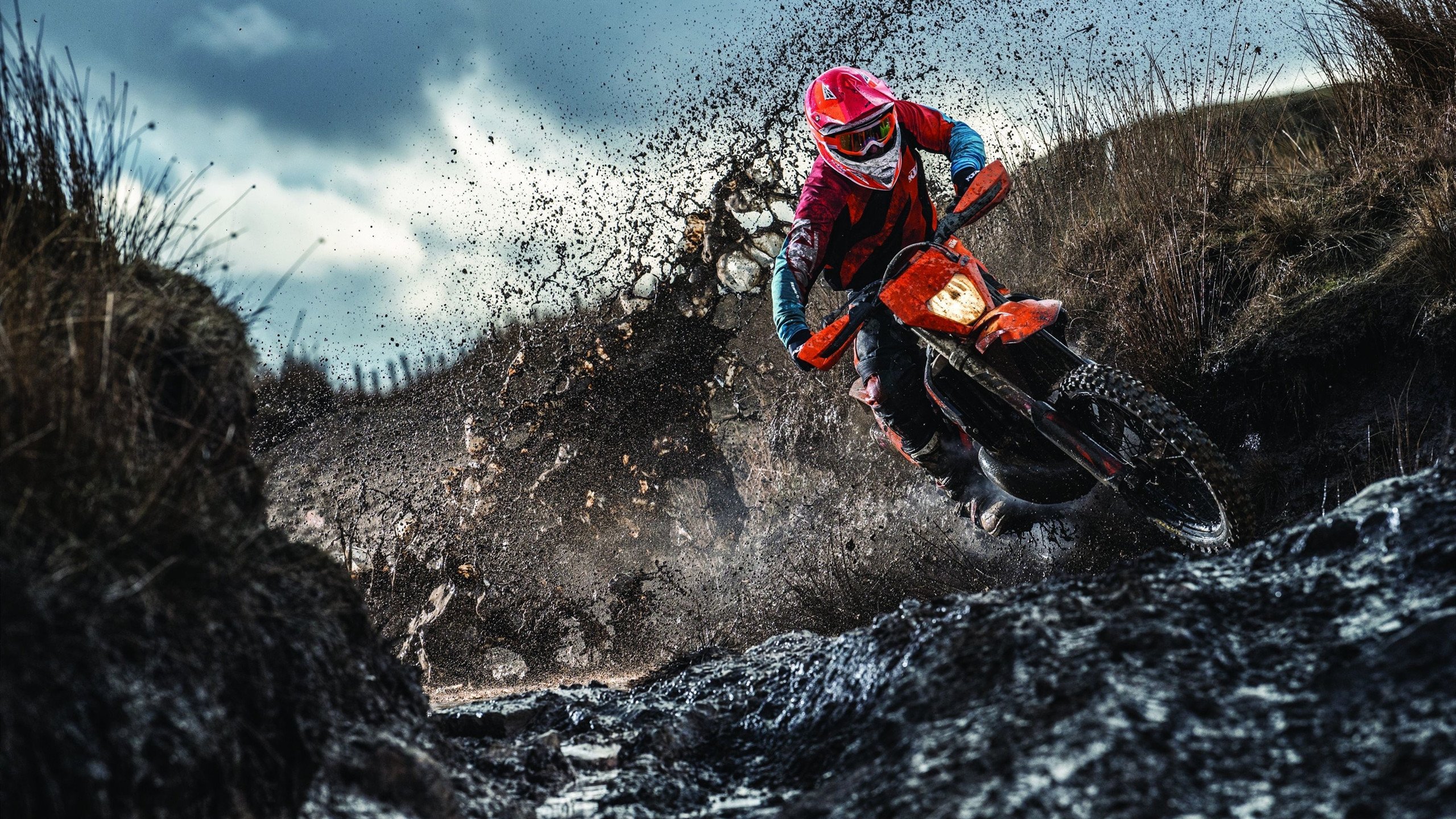 乔治持球推进助快船打出十比零攻击波，乔治快船最新进展